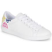 Lage Sneakers Guess JESSHE