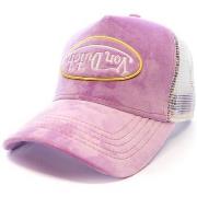 Pet Von Dutch -