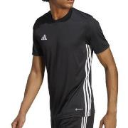 T-shirt adidas -