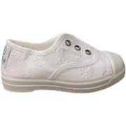 Sneakers Natural World 474