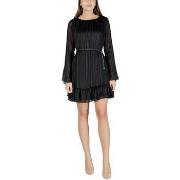 Korte Jurk Guess LS ILENIA PLEAT DRESS W6RK37 WJ712