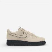 Lage Sneakers Nike Air Force 1 '07 LV8 Light Khaki Black