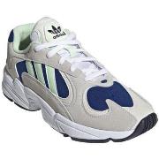 Baskets basses adidas YUNG-1