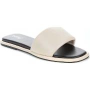 Chaussons Betsy beige casual open slippers