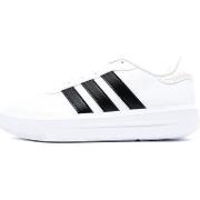 Baskets adidas Court Platform