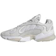 Baskets basses adidas YUNG-1