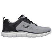 Baskets Skechers track broader