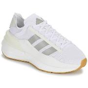 Baskets basses adidas AVRYN_X