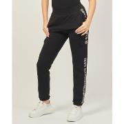 Pantalon Emporio Armani EA7 Pantalon cargo Dynamic Athlete en tissu te...