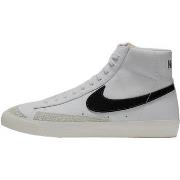 Baskets Nike BQ6806