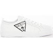 Baskets basses Guess Classic logo triangle