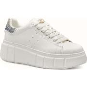 Baskets basses Tamaris leisure trainers white silver