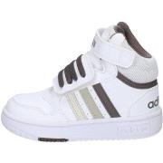 Baskets adidas IH7904