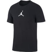 T-shirt Nike CW5190