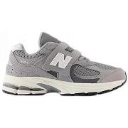 Baskets basses enfant New Balance pv2002st