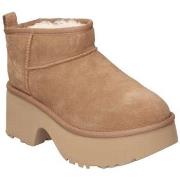 Bottes UGG BOTTINES W CLASSIC ULTRA MINI NEW