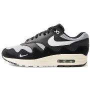 Baskets Nike Air Max 1 Patta Black Grey