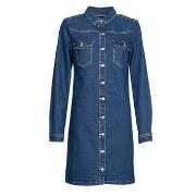 Robe courte Pieces PCPERRY L/S DENIM DRESS-VI