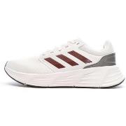 Chaussures adidas IE8136