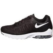 Baskets basses Nike Air Max Invigor