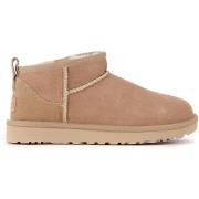 Boots UGG Bottines Classic Ultra Mini de couleur sable