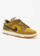 Nike Dunk Low sneaker met suède details
