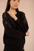 Trui in tricot, schouders in ajour