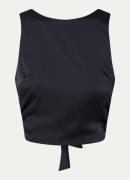 Modström Tailor crop top van satijn met strikceintuur