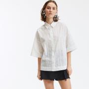 Chemise ample en broderie anglaise, manches coudes