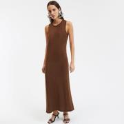 Robe longue évasée, sans manches