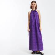 Robe longue sans manches en broderie anglaise