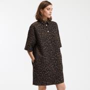 Robe droite, jacquard léopard, Signature SARA