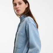 Robe droite, courte, manches longues