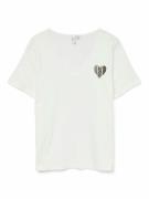 T-shirt col V coeur poitrine